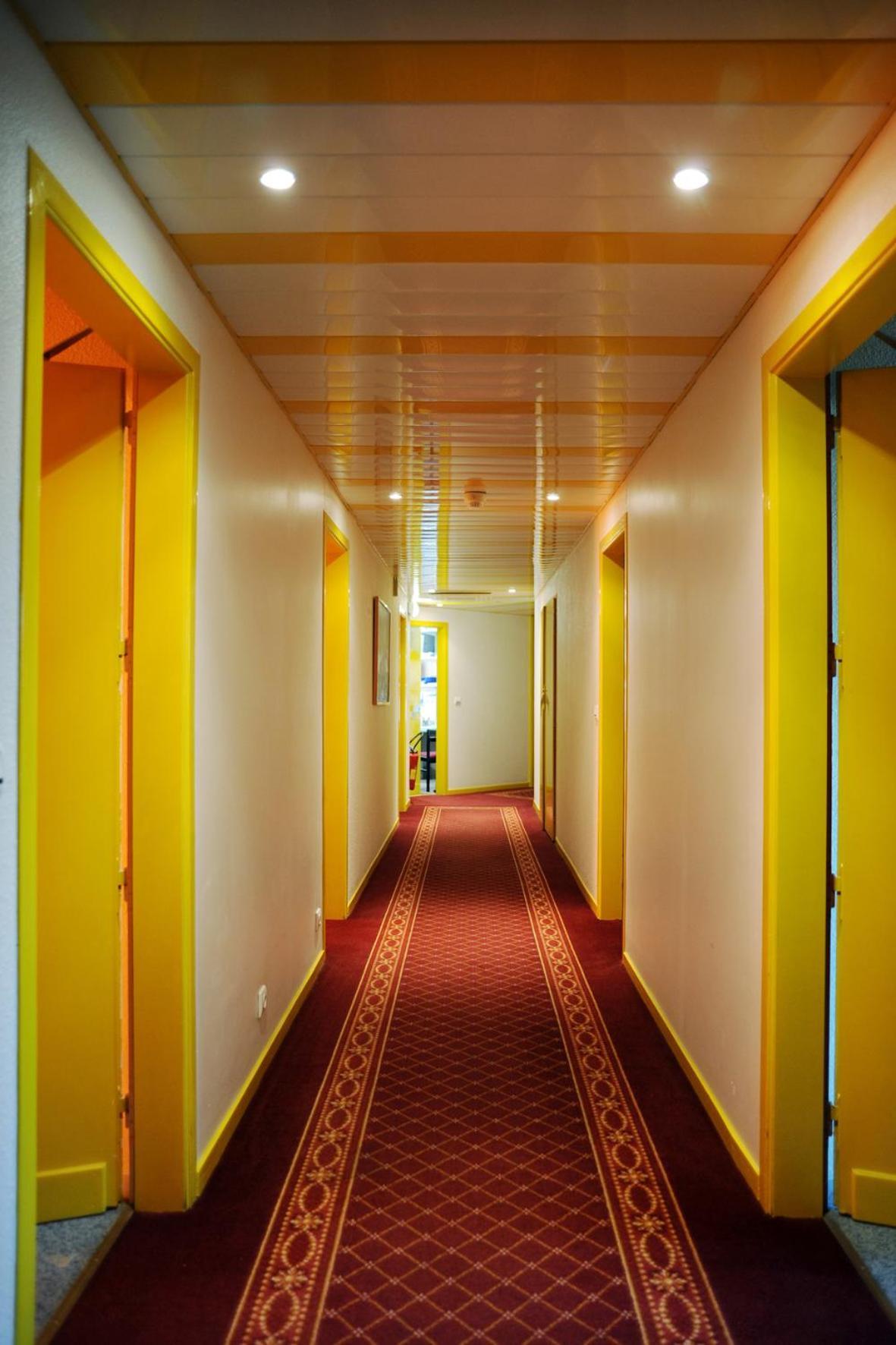 Toulenne Logis Hotel Horus Restaurant Les Bruyeres מראה חיצוני תמונה