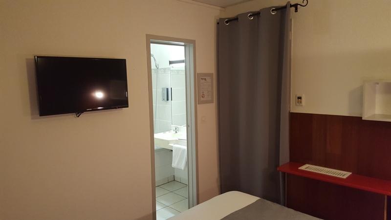 Toulenne Logis Hotel Horus Restaurant Les Bruyeres מראה חיצוני תמונה