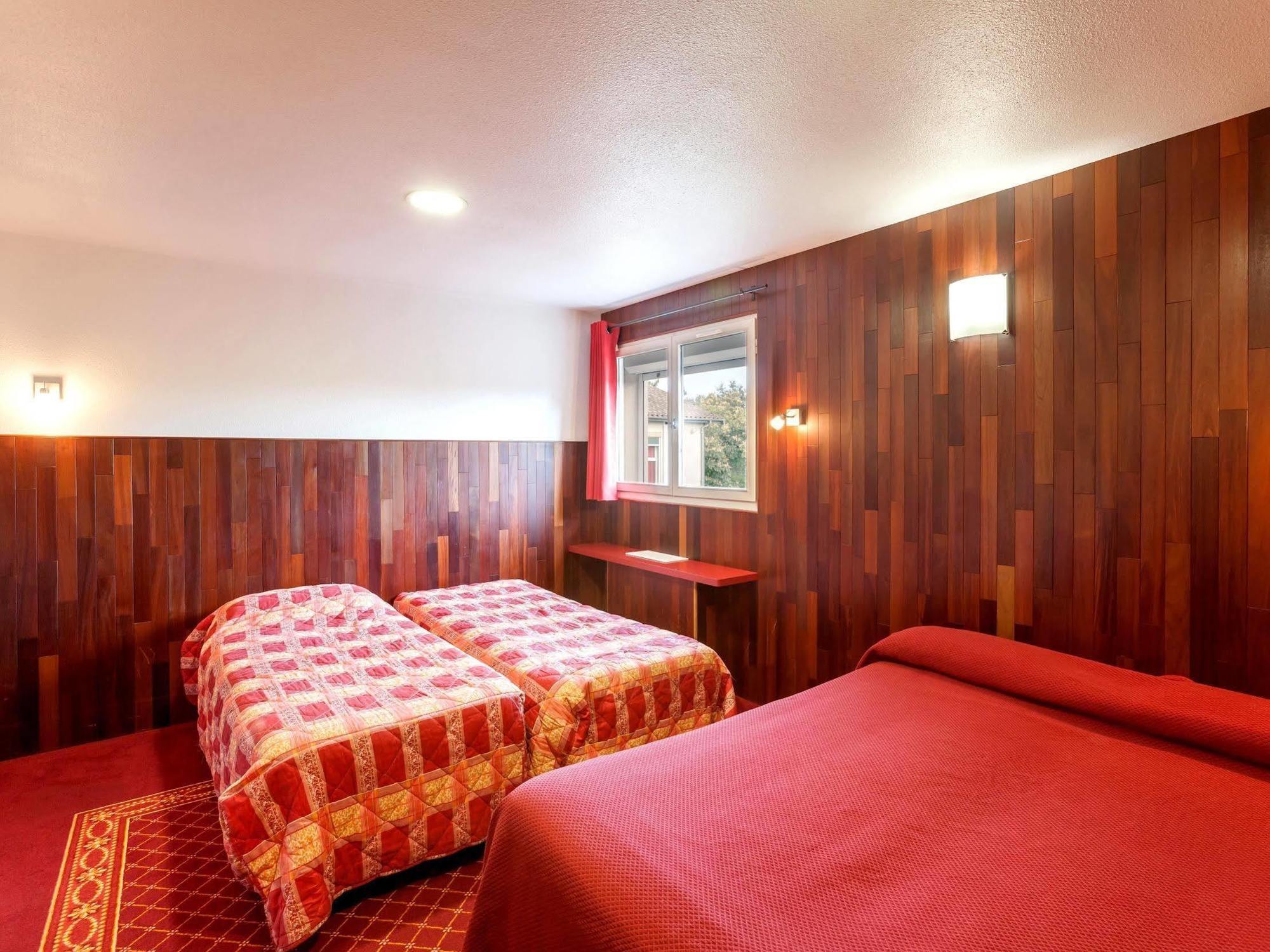 Toulenne Logis Hotel Horus Restaurant Les Bruyeres מראה חיצוני תמונה