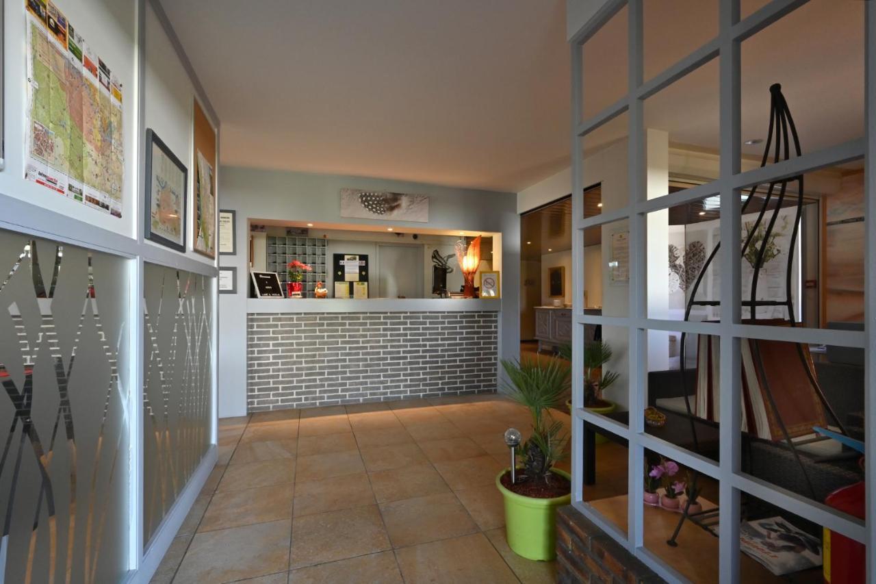 Toulenne Logis Hotel Horus Restaurant Les Bruyeres מראה חיצוני תמונה