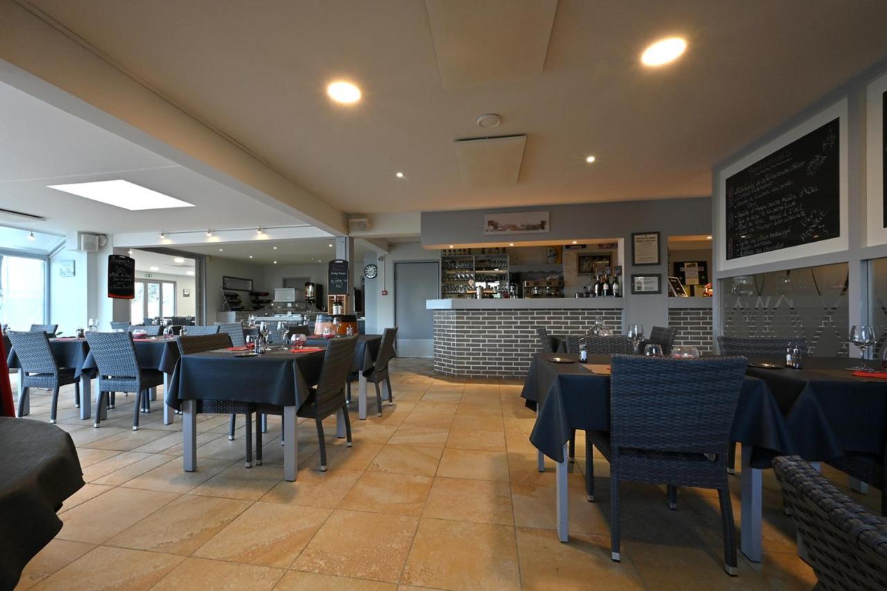 Toulenne Logis Hotel Horus Restaurant Les Bruyeres מראה חיצוני תמונה